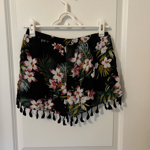 Tropical Print Shorts - Picture 4 of 4